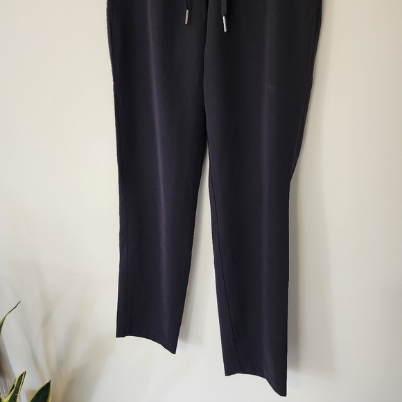 Lululemon On The Fly pants. - Picture 4 of 9